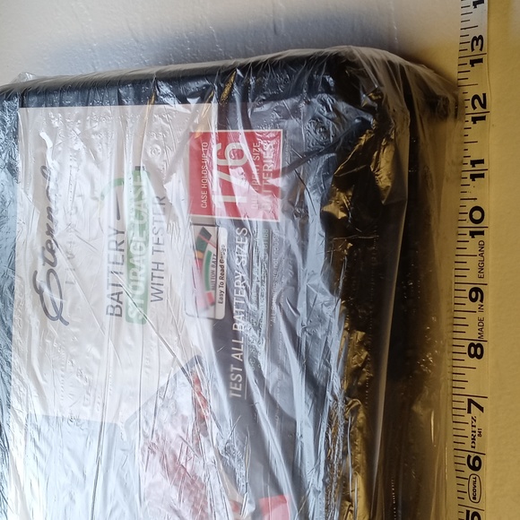 Battery Storage Case with Tester - Picture 4 of 6